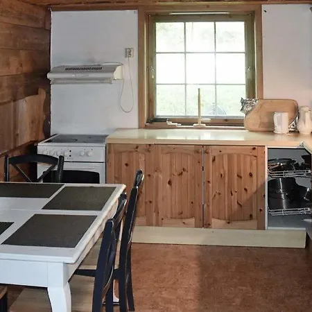 Sleeps 12 *