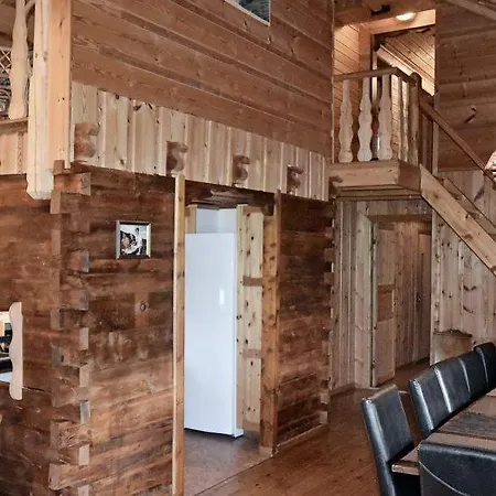Sleeps 12 *