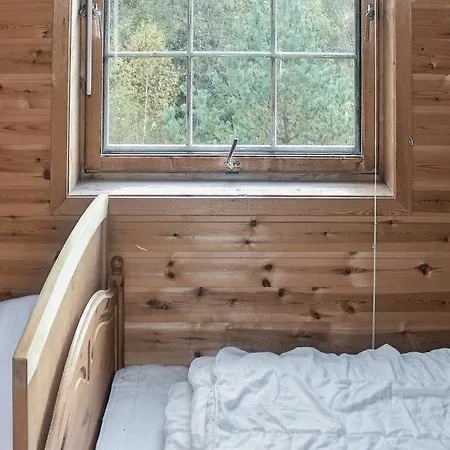 Sleeps 12 Revke